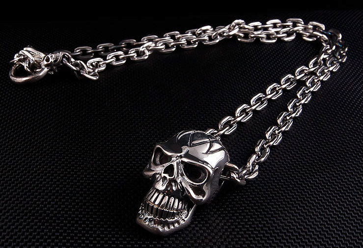 When You Want to Feel More ConfidentWe all need to feel more confident at times and it could be that a stunning skull ring is all that you need to feel those confidence levels start to surge again. There is no chance of you feeling intimidated or anxious when you have one of these beauties on your finger.Choose a high-quality sterling silver ring and you will feel ready to take on the world. The solid weight and great looks of these rings mean that it is a constant companion that keeps your spirits high and your confidence even higher. When You Want to Stand Out from the CrowdAre there some times when you just want to stand out from the crowd? This is a fantastic thing to do, as we all love the dizzying sensation of being trend-setters and doing something completely new and exciting. Yet, it is isn’t always as easy to do this as you might hope.However, a clever and simple wayof getting a look that everyone notices is with the use of a brilliant skull right that everyone wants to grab a look at. You will turn a lot of heads and make a lot of people jealous when you go out with incredible jewelry like this on your hands.