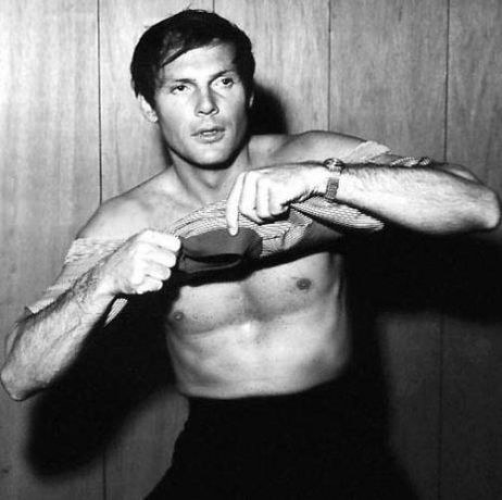 Adam West was born on September 19, 1928, as William West Anderson. Studied a degree in literature and graduated with a bachelor's degree.
