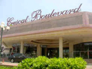 Easily the country’s most top-end shopping mall, Crescat features designer shops for clothing, jewellery and accessories along with leading salons and a fully fledged supermarket at the basement. Located within close proximity of Colombo’s mixed used developments, such as the One Galle Face, Crescat is a tourist’s shopping hot spot. The project that is currently underway will add a lot of muscle to what Colombo already offers tourists in terms of shopping in the region.