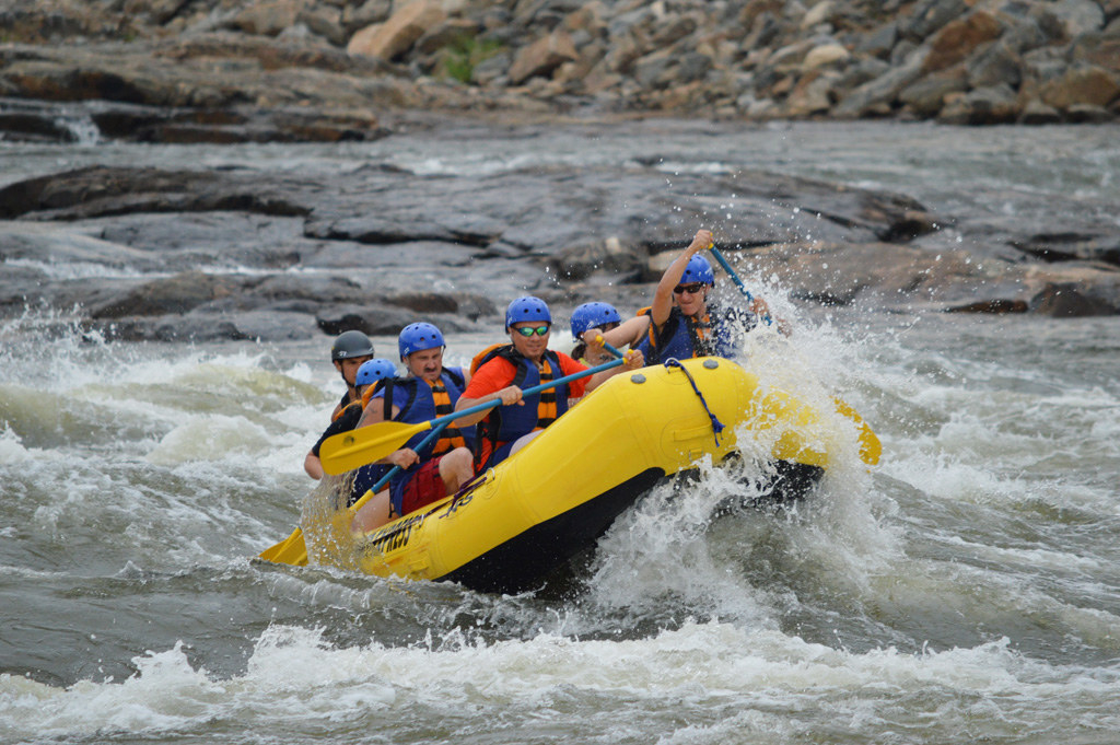 Adrenaline junkies – Sri Lanka can offer a range of options to have fun during your holidays. White-Water rafting, diving, snorkelling, surfing, mountain biking and hiking are popular activities for the tourists visiting the country.