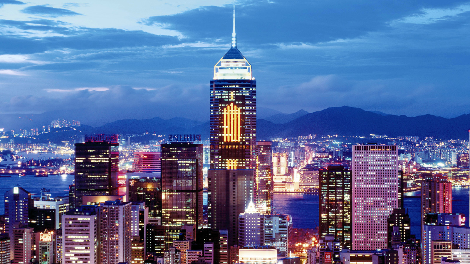 Famed as the third tallest skyscraper on the island, the Central Plaza located on the Harbour Road in Wan Chai features 78 storeys. Triangular in shape, the highlight of the skyscraper is the neon clock on the top that displays time in different colours at every fifteen minutes. The world’s highest church, the Sky City Church is located inside the Central Plaza amidst a panoramic spectacle of Hong Kong city.