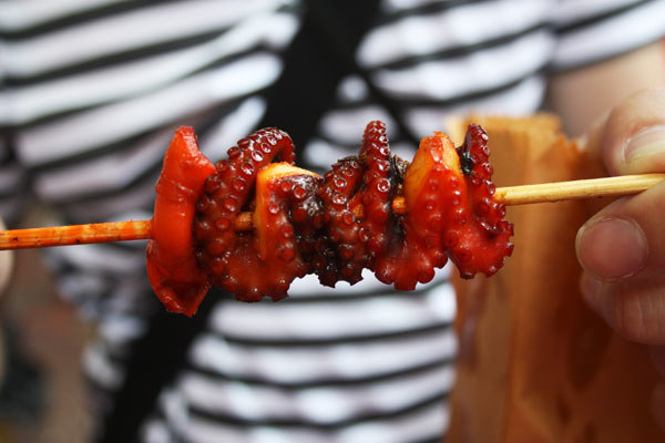 Fried octopus tentacles. Now, this is definitely something for the more daring among us. Staying at a hotel in the city such as Dorsett Mongkok Hong Kong? Ask the helpdesk to point you in the right direction of popular street food stalls so that you can get a real taste of Hongkong.