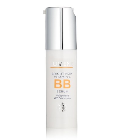 Die finnische Marke Lumene ist schon länger ein Geheimtipp unter Skandinavienurlaubern. Das BB Serum mit extra Vitamin C hellt die Haut angenehm auf und macht die Poren unsichtbar klein.