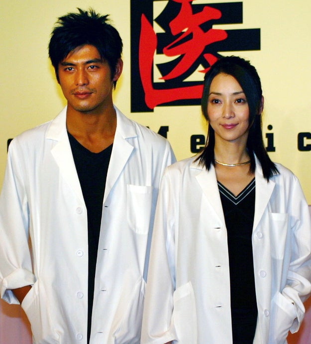 吉田羊に綾野剛も カッコいい白衣姿を披露した有名人たち 吉田羊に綾野剛も カッコいい白衣姿を披露した有名人たち
