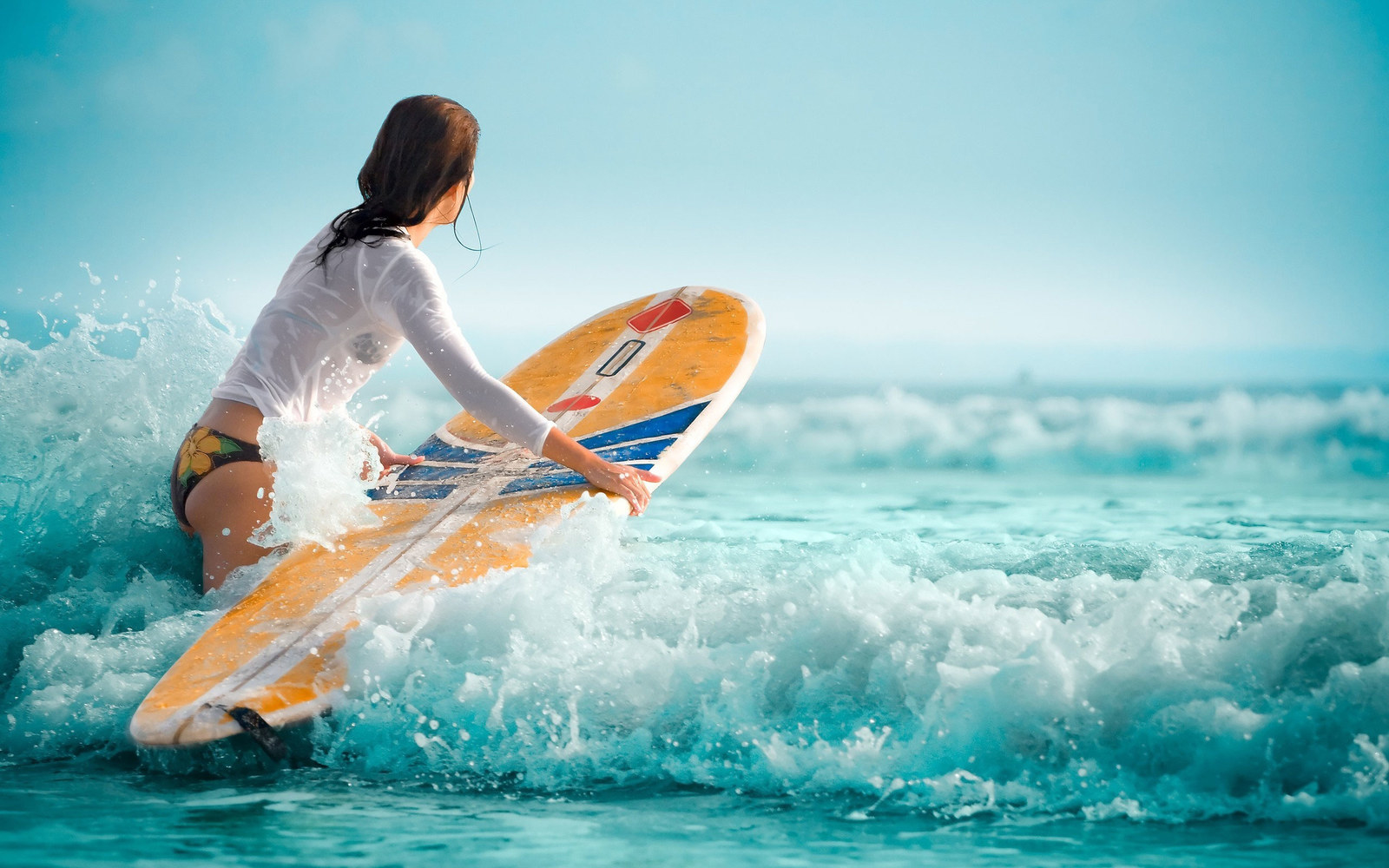 For a surfer – waves are what it’s all about! Surfing is an easy to learn sport and great fun for all those who are new to the water sports arena.