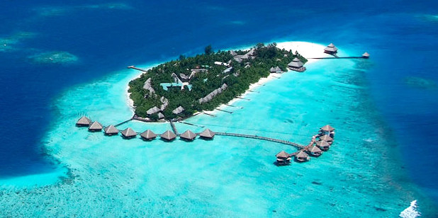 If luxury pampering is what you are looking for, you cannot miss innovative luxury accommodation perched over the strikingly beautiful beaches. Adaaran Club Rannalhi is one such resort that offers Water Bungalows built for those who crave unencumbered access to the deep seas out there.