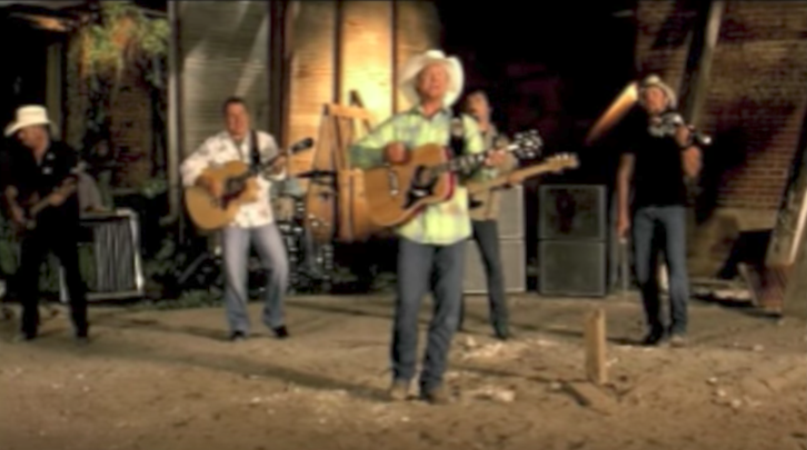 16 Country Songs You Couldn't Get Enough Of In 2007