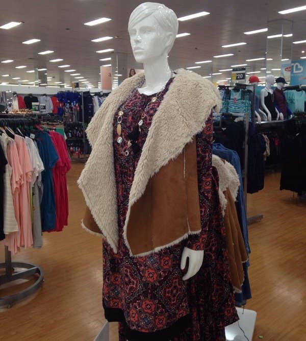17 Real Af Clothing Struggles Every Girl Has During Summer