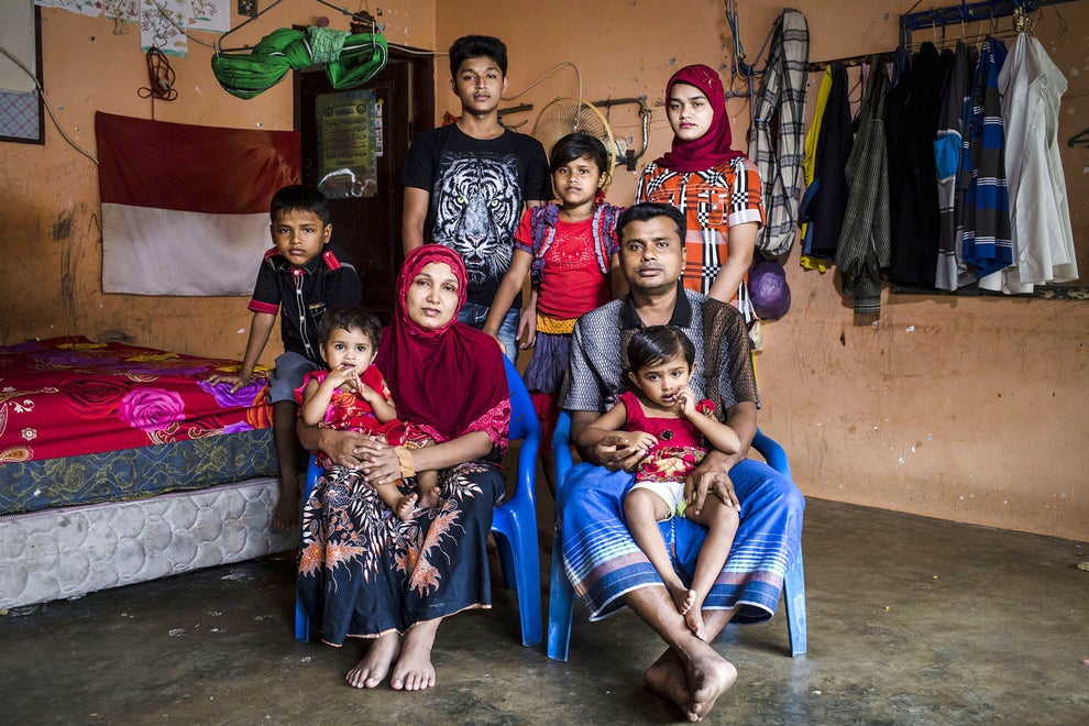 26 Heartbreaking Pictures Of Refugees Around The World