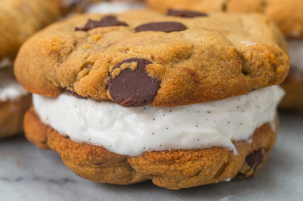 I Scream, You Scream, We All Scream For Froyo Cookie Sandwiches