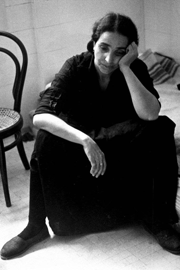 Una mujer exiliada tras el levantamiento fascista en España.