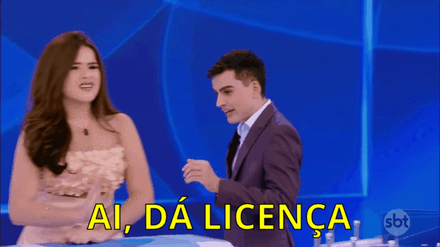 Silvio começou com a pergunta desnecessária para Dudu Camargo, de 19 anos, sobre com quem ele ficaria, Maisa, de 15 anos, ou outra atriz teen, Larissa Manoela, de 16. Dudu mandou um "deixa eu analisar de perto" e ao ver ele se aproximando, Maisa falou um senhor "dá licença" e depois se recusou a dançar com ele. Você pode ver o programa inteiro aqui.