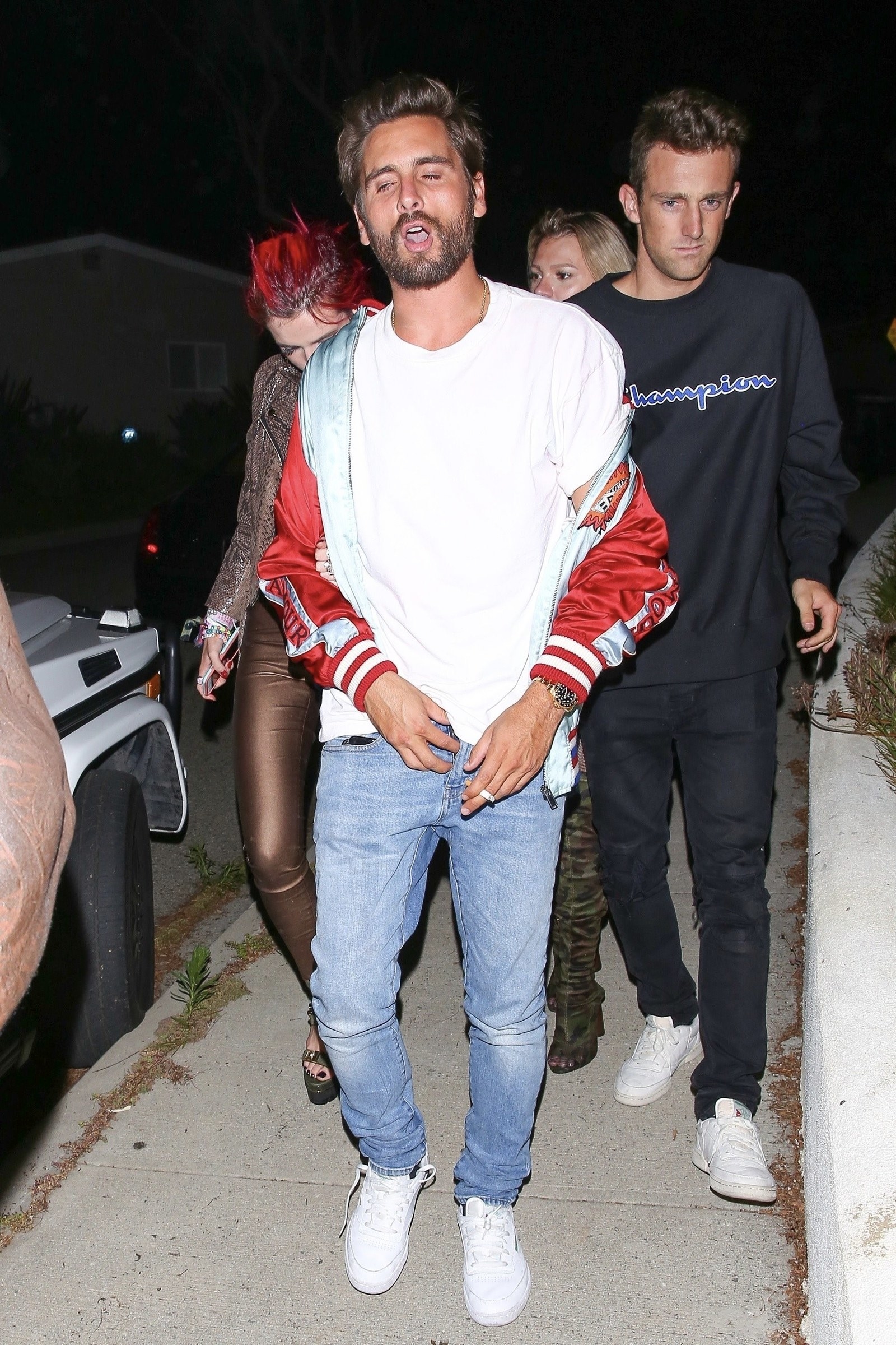 Scott Disick And Bella Thorne Are Back On   Sub Buzz 2145 1498227421 11 