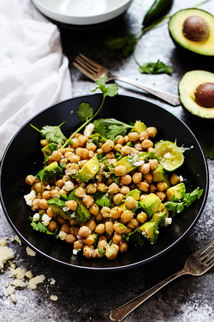 10 minutes is all you need for this hearty salad. Recipe Here.