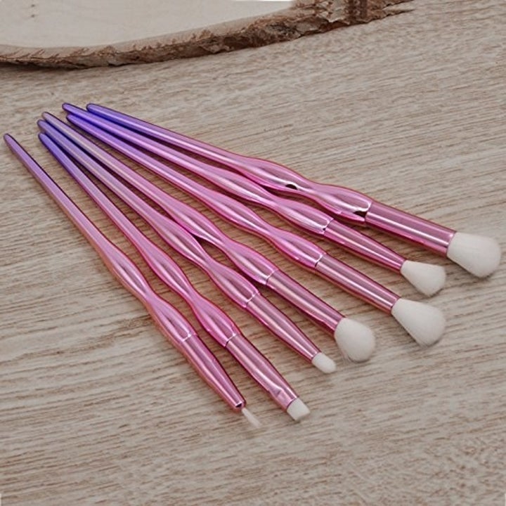 22 Of The Best Makeup Brushes You Can Get On Amazon