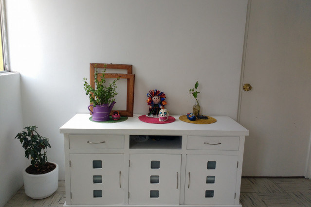 Ojo, este cuarto es sólo para chicas responsables y amables. Ambiente tranquilo y positivo. :)