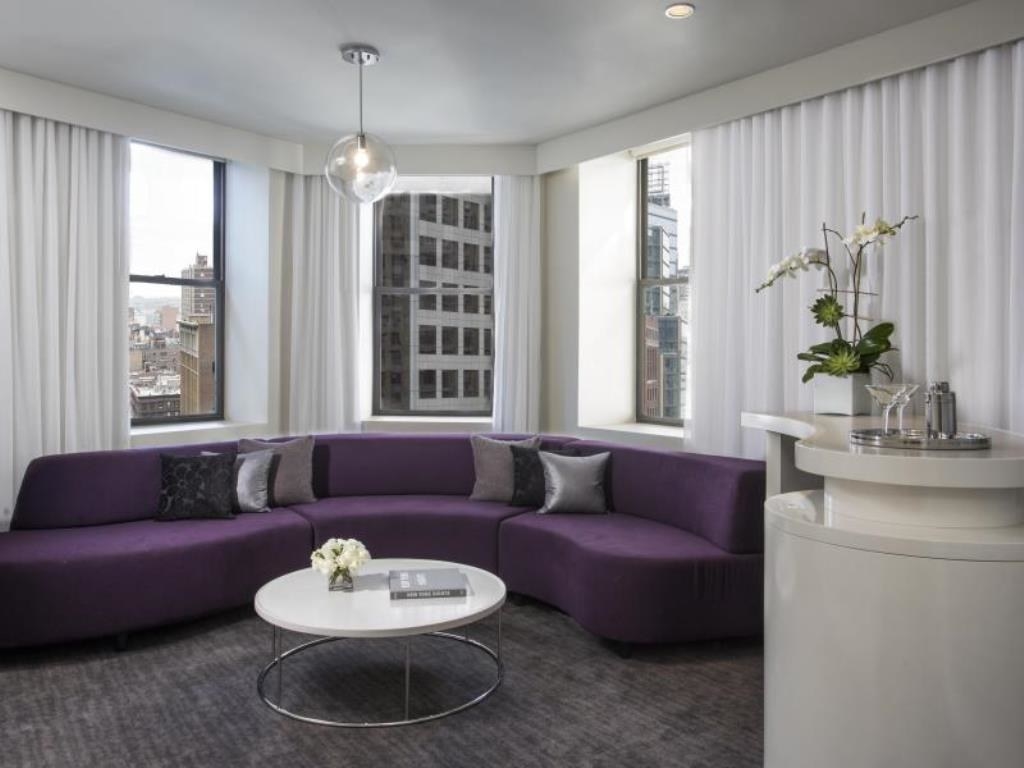 The rooms range in sizes from 235 sq. ft. to 1,500 sq ft. guesthouse suite. You will feel like a VIP with room amenities like flat-screen HDTV, fully stocked minibar, ultra plush bathrobes, and premium bath amenities.