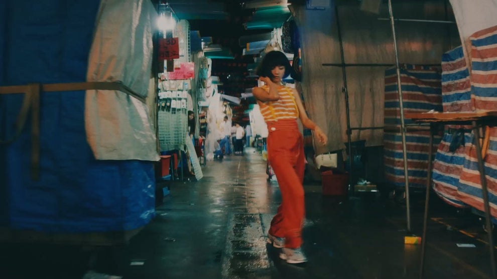 満島ひかりが香港の夜の中で踊る踊る踊る ラビリンス Mvが中毒になるカッコよさ 満島ひかりが香港の夜の中で踊る踊る踊る ラビリンス Mvが中毒になるカッコよさ