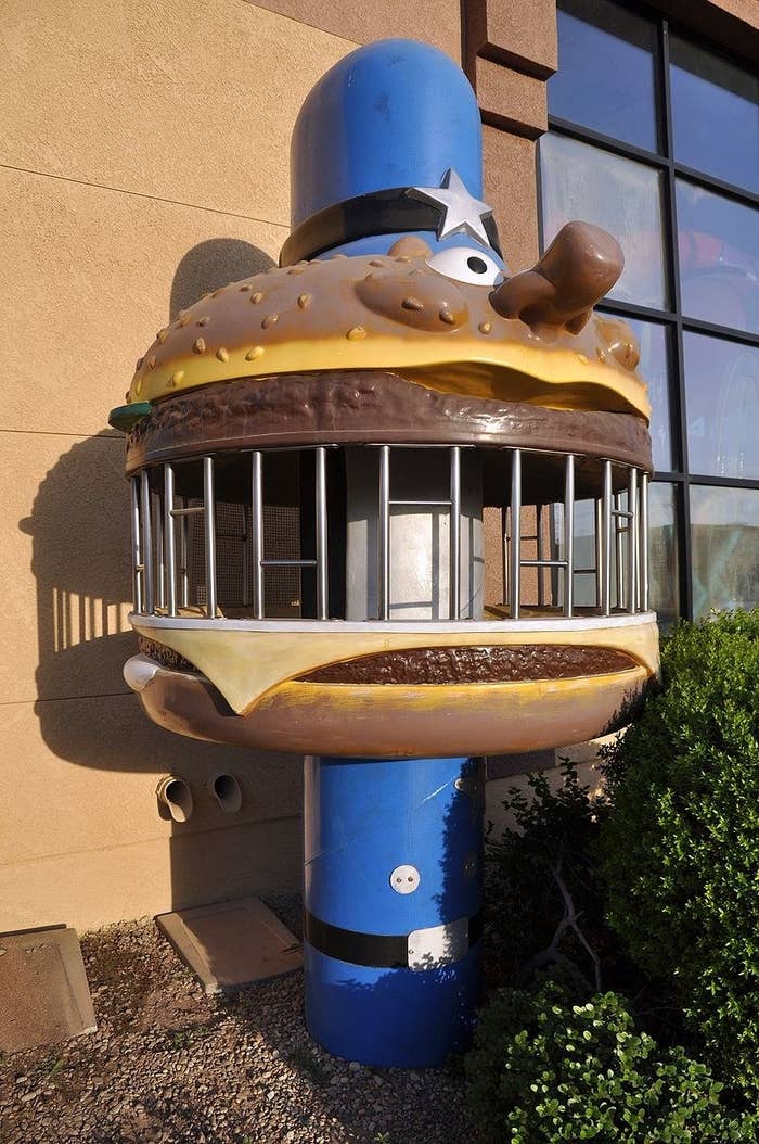 17 Photos You'll Recognize If You Ever Ate At McDonald's In The '80s Or '90s