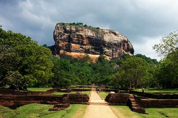 Sigiriya Rock was believed to have been a hiding place for King Kasyapa in 477 CE and proved to be a great site to build a kingdom. He built his fortress and a complex city during his reign. During his final battle, the King fell on to his own sword to avoid surrendering.