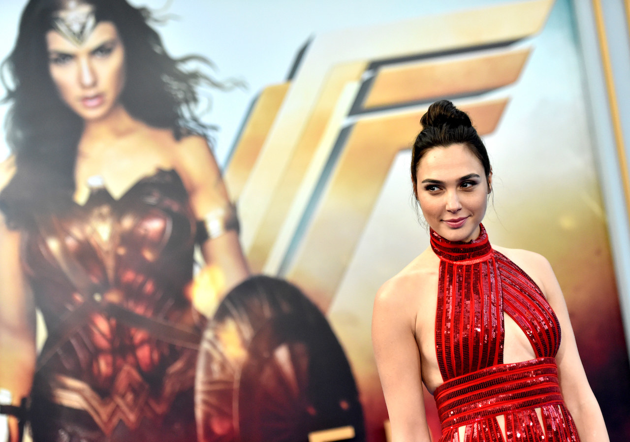 depict Actress Gal Gadot in the pregnant wonder woma