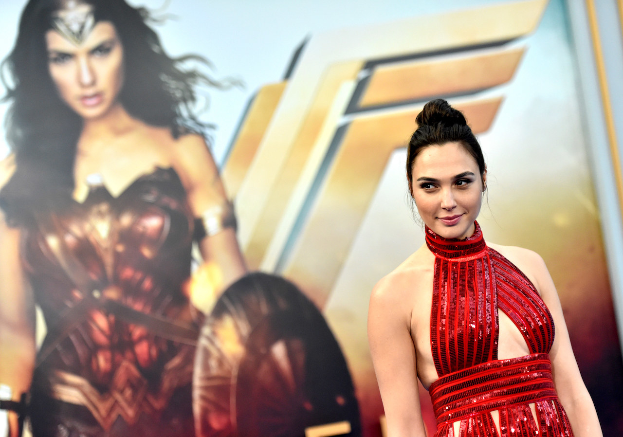 Gal Gadot Hid Her Pregnancy While Filming 'Wonder Woman' to Avoid Different  Treatment