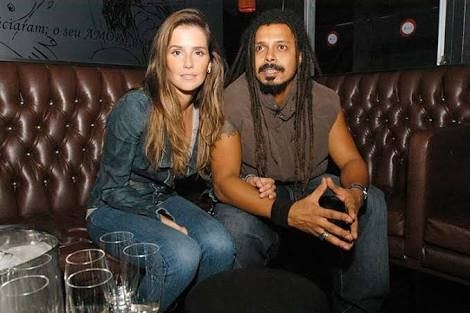 O casal ficou três anos juntos e eles chegaram a ficar noivos. De acordo com a "Istoé Gente", ele até queria casar e ter filhos, mas Deborah preferiu focar a carreira.