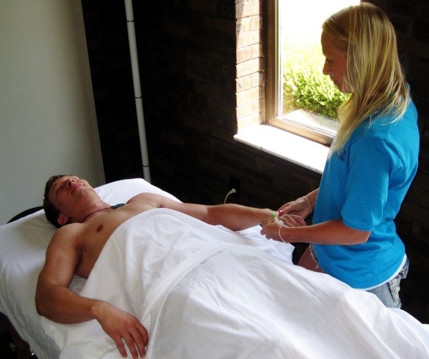 AIAM offers a Massage Therapy and Acupuncture clinic open to the public. Clients may choose to have student or professional services giving our students plenty of hands-on experience required to graduate.