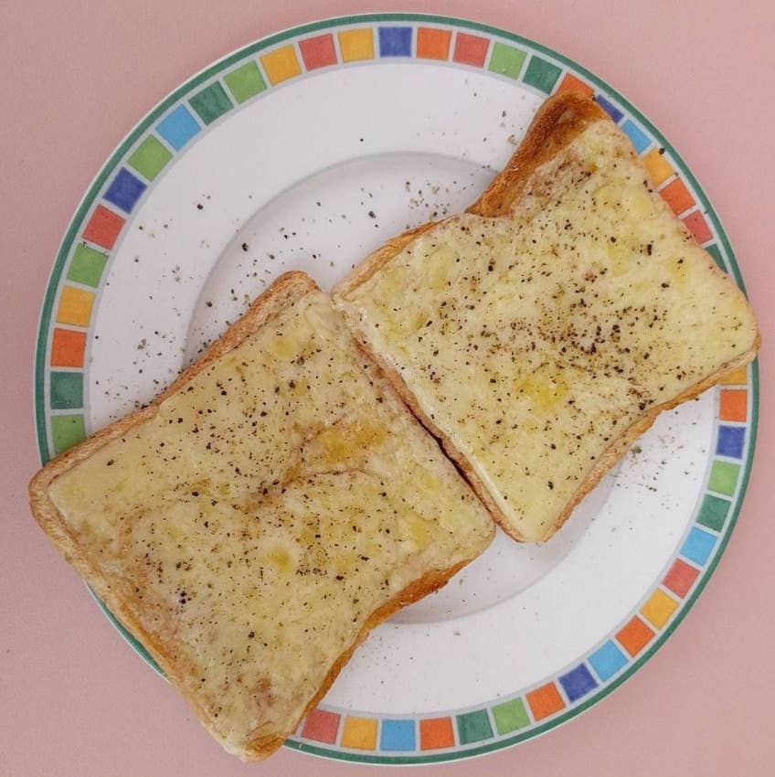 19 Delicious Ways To Eat Toast That Brits Don T Realise Are Weird