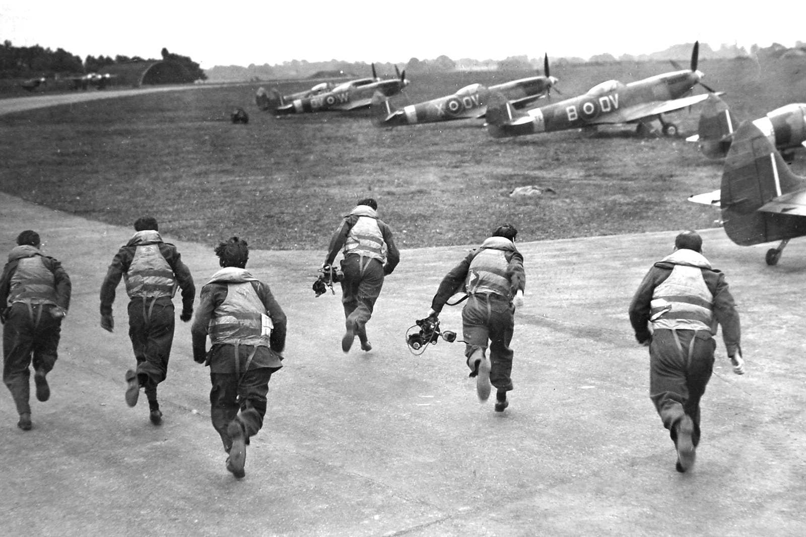24 Disturbing Pictures From The Battle Of Britain