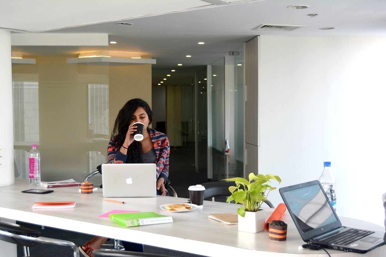 The best part with this company is that you will find an InstaOffice in every 20 minutes radius which means you will never spend an hour honking the horn in your car. InstaOffice is one of the best co-working space providers in the country with 10 centres in Delhi, Gurgaon & Bangalore and they allow their employees to work from any space of their choice. Imagine how much fun it would be to work with the company who is providing ‘happy office spaces’ to everyone else.