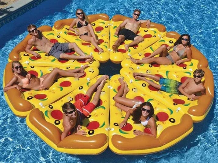 Snsで大注目 夏のプールに映えるカワイイ水遊びグッズ Snsで大注目 夏のプールに映えるカワイイ水遊びグッズ