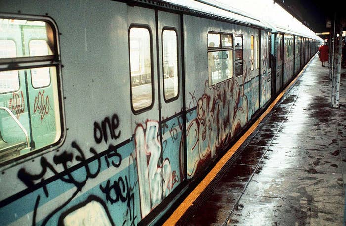 26 Disturbing Pictures From New York Subway History 