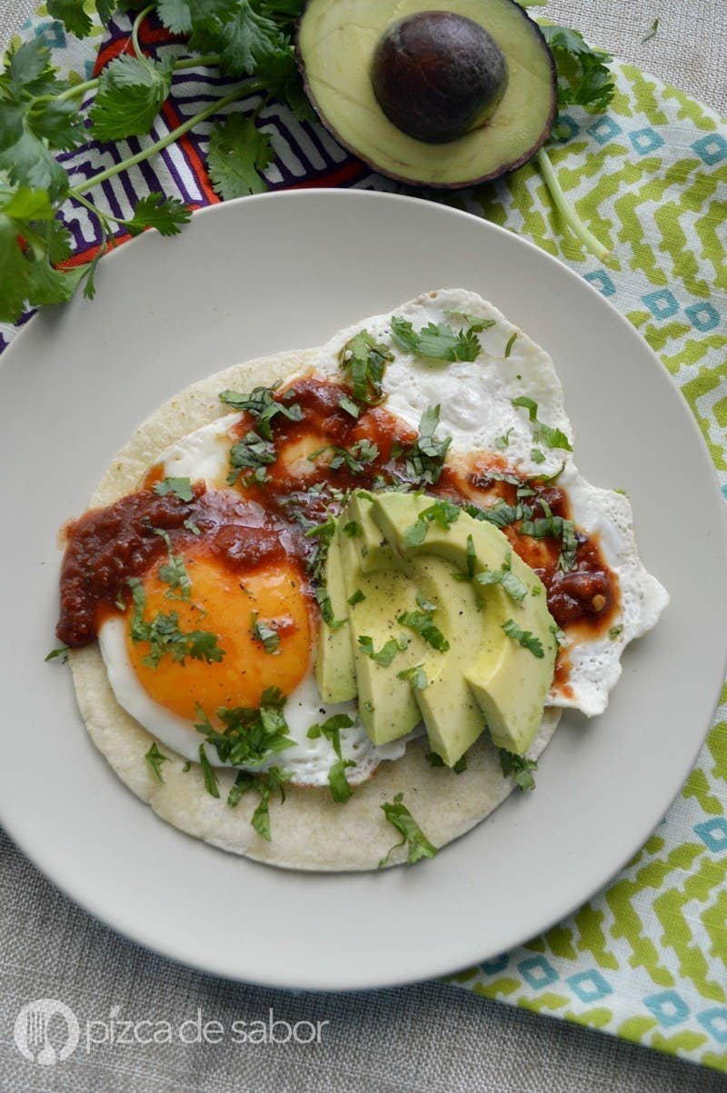 16 recetas con huevo frito que demuestran que es el ingrediente estrella de  cada plato, image size:800x1203