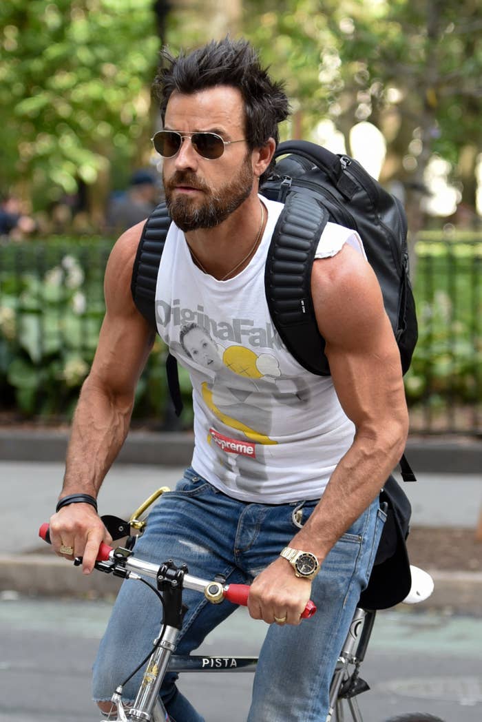 Literally Just 19 Pics Of Justin Theroux's Arms That Will Make You All