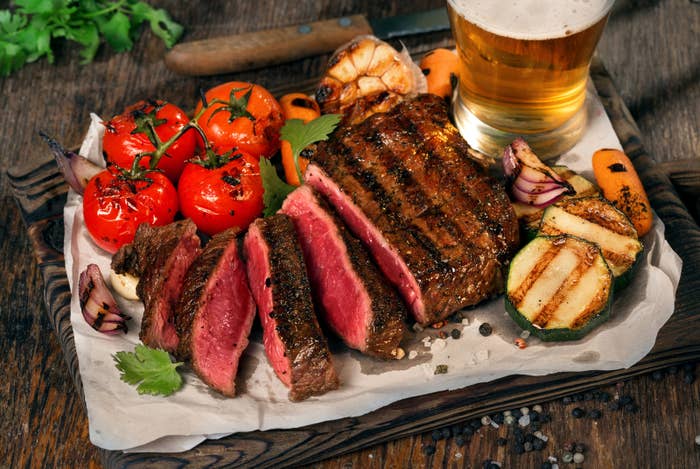 たまにはご褒美 手軽に味わえる最高の お取り寄せ肉 はこれだ たまにはご褒美 手軽に味わえる最高の お取り寄せ肉 はこれだ
