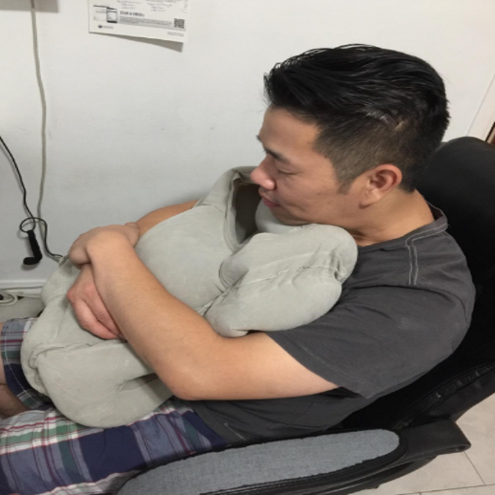 17 Helpful Things That Ll Make Sleeping On A Plane Suck Less