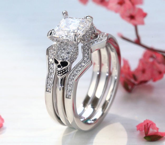 A dope AF skull trio ring that’ll certainly liven up even the coldest hearts.