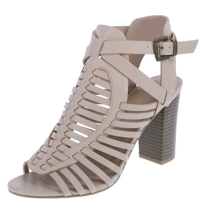 24 GoTo Sandals That'll Basically Match With Every Outfit