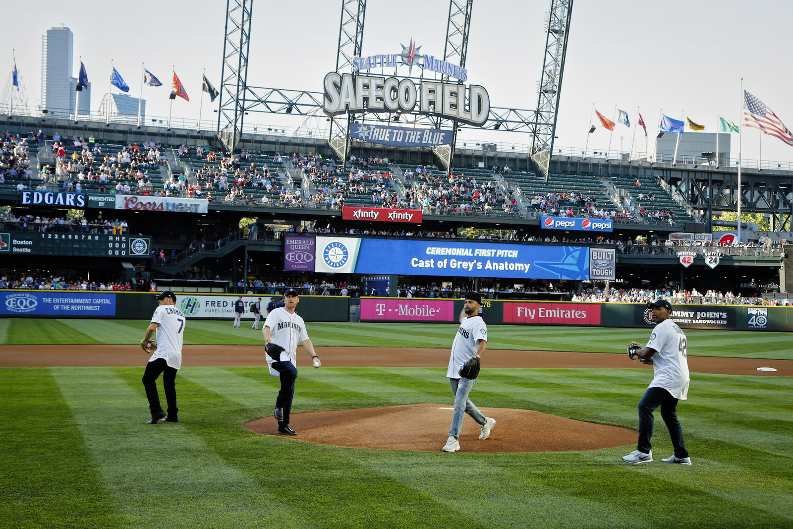 Seattle Mariners - Team photo before Opening Day. This is the first known  team photo of the Mariners in their road greys. Ben VanHouten/Seattle  Mariners