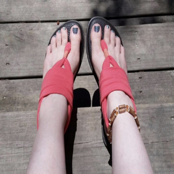 best sandals for feet that sweat
