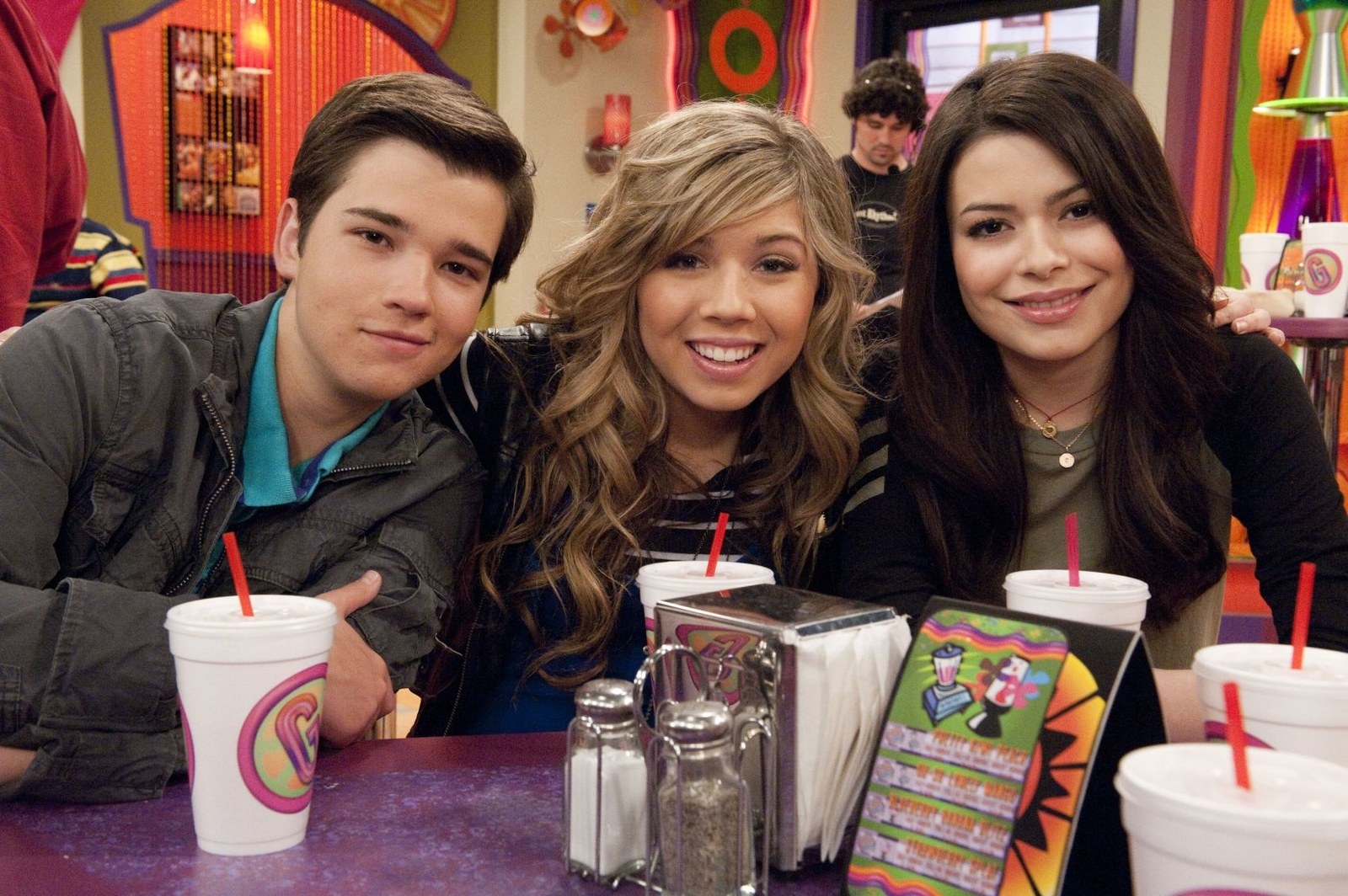 Barry B. Benson Is The Father Of Freddie Benson From "iCarly" And ...