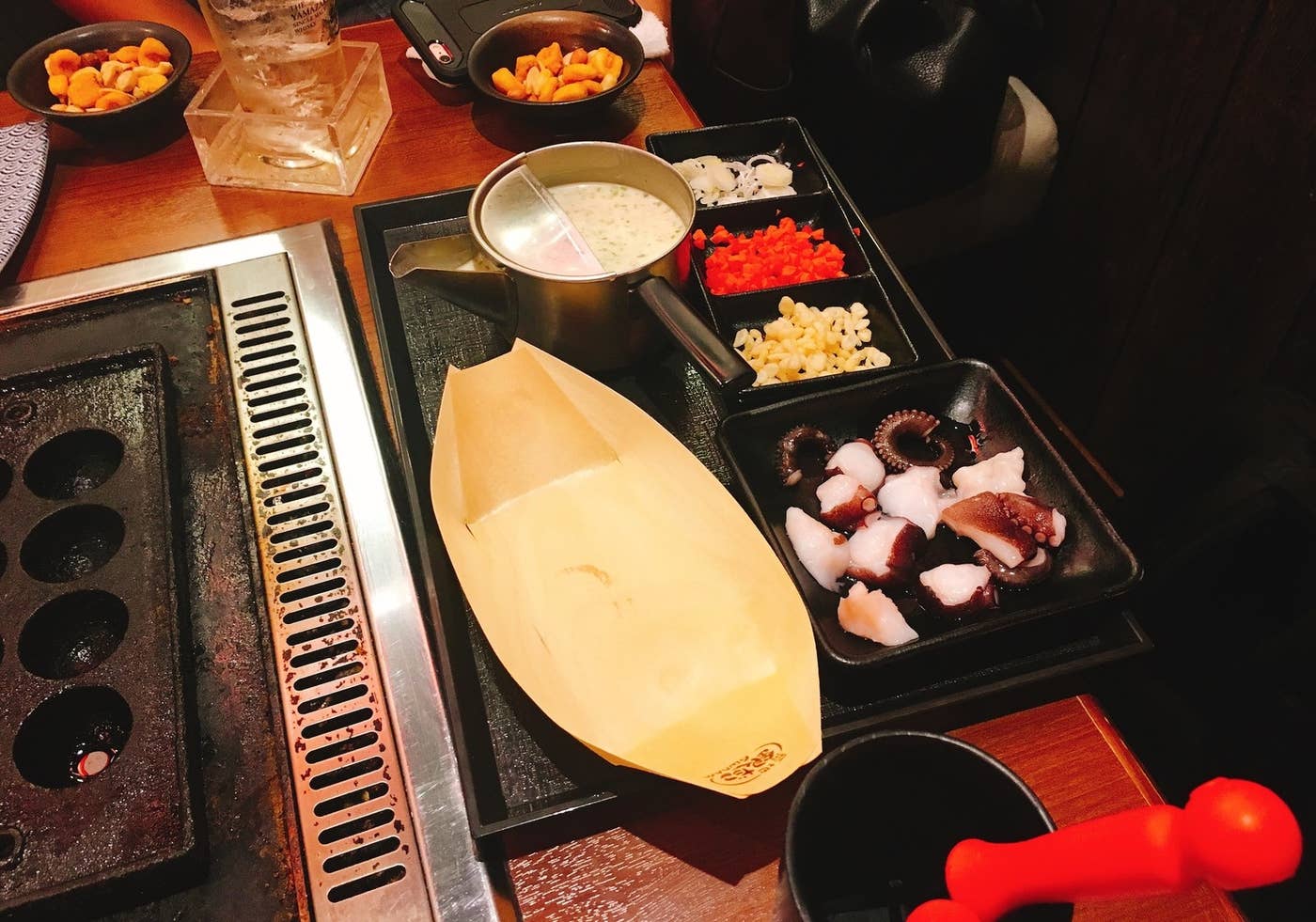 銀だこを 自分で焼ける 居酒屋がめっちゃ楽しいからみんな行ってみて