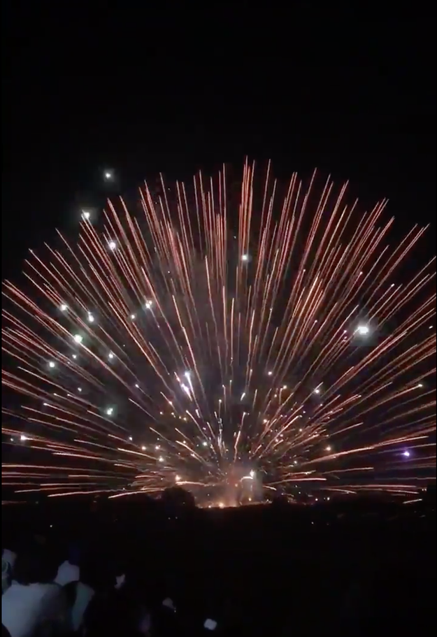 大垣花火大会で二尺玉が地上付近で爆発 一時中断 けが人はなし