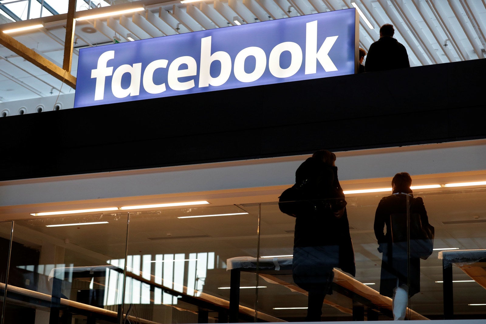Facebook Is Fighting A Gag Order Over Search Warrants For User Account