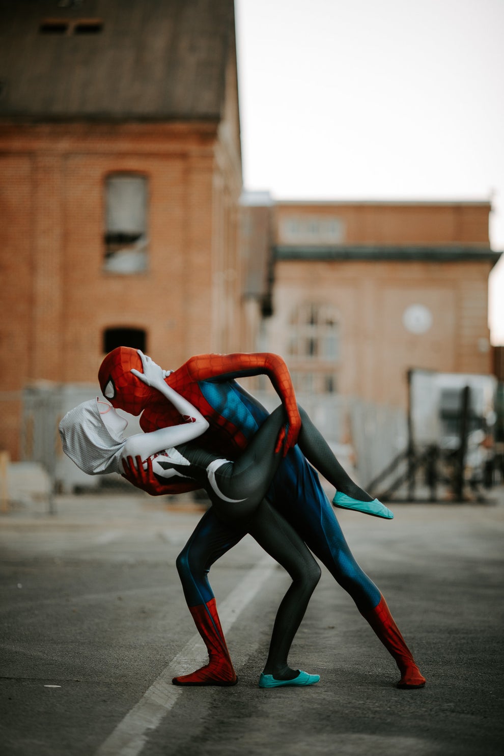 This Couple Did An AMAZING Spiderman-Themed Photo Shoot