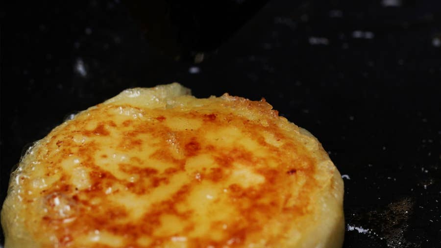 じゃがいもで作る簡単おつまみ チーズ入りいももち