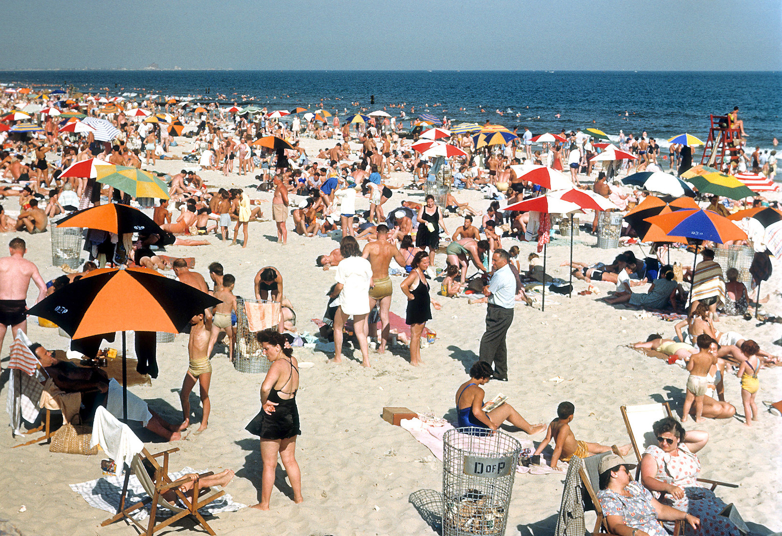 23 Incredible Vintage Pictures Of Summertime At Coney Island