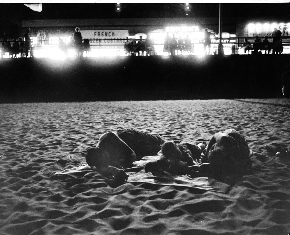 23 Incredible Vintage Pictures Of Summertime At Coney Island