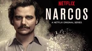 Pablo Escobar, el capo detrás de un lucrativo negocio de drogas hará cualquier cosa para mantener su imperio. Ni fronteras, ni la ley lo detendrán. fue estrenada el 28 de agosto de 2015 en Netflix.1 La serie fue creada por Chris Brancato, Eric Newman y Carlo Bernard, y es una toma orientada en la vida del líder del Cartel de Medellín, Pablo Escobar.